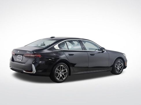 Used 2026 BMW 530i xDrive AWD/4WD image 5