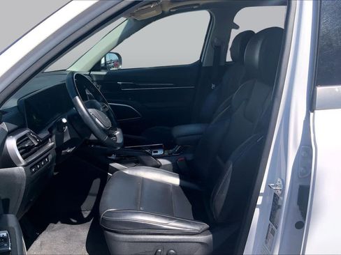 Used 2025 Kia Telluride S AWD/4WD image 8