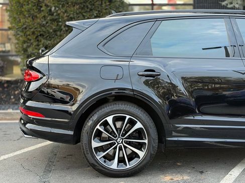 Used 2023 Bentley Bentayga image 20
