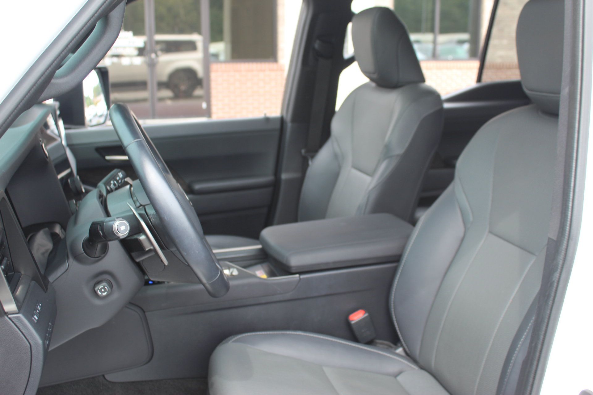 Used 2024 Lexus GX 550 w/ Accessory Package (Z1) AWD/4WD image 13