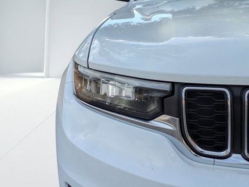 New 2025 Jeep Grand Cherokee L Laredo image 8