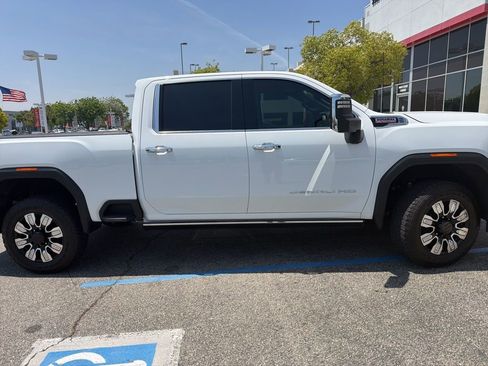 Used 2024 GMC Sierra 3500 Denali w/ Denali Reserve Package AWD/4WD image 2