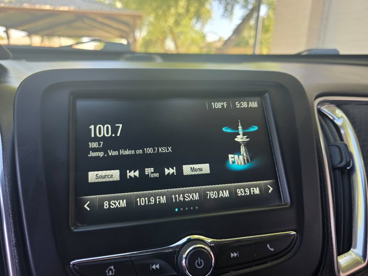 Used 2018 Chevrolet Malibu LT FWD image 35