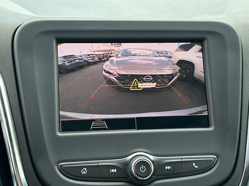 Used 2024 Chevrolet Equinox LT image 18