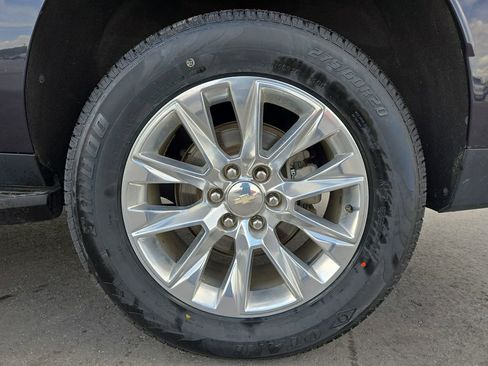 Used 2023 Chevrolet Suburban Premier image 36