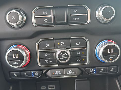 Used 2023 GMC Yukon XL AT4 AWD/4WD image 13