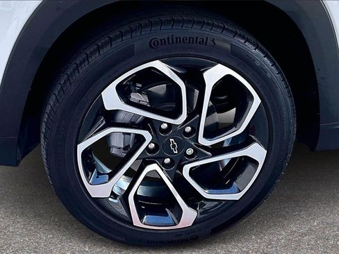 Used 2025 Chevrolet Trax RS w/ Driver Confidence Package image 33