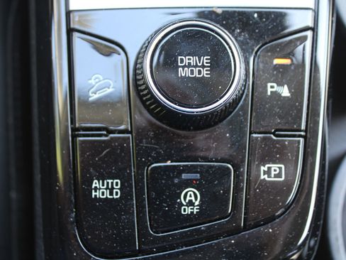 Certified 2025 Kia Sportage SX FWD image 38