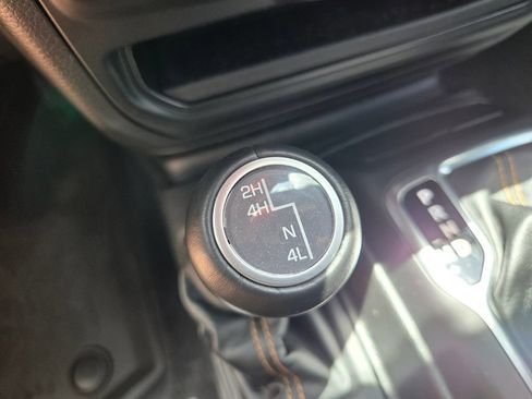 Used 2023 Jeep Gladiator Overland AWD/4WD image 27
