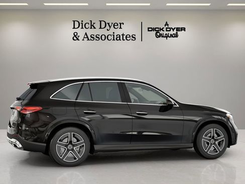 Used 2026 Mercedes-Benz GLC 300 image 7