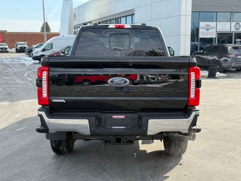 Used 2025 Ford F250 Lariat w/ Chrome Package image 4