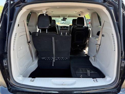 Used 2023 Chrysler Pacifica Touring-L FWD image 30