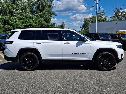 Used 2023 Jeep Grand Cherokee L Laredo AWD/4WD image 7