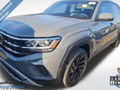 Used 2022 Volkswagen Atlas Cross Sport SE w/ Panoramic Sunroof Package