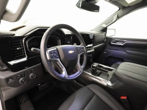 Used 2025 Chevrolet Silverado 1500 LTZ w/ Z71 Off-Road Package image 10