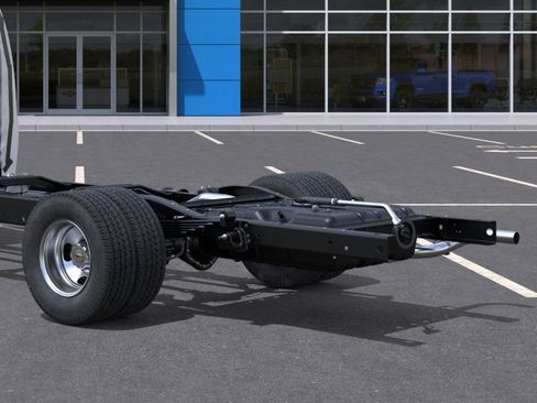 New 2025 Chevrolet Express 4500 w/ Power Convenience Package RWD image 27