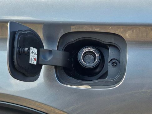 Used 2022 Ford Explorer XLT w/ Equipment Group 202A image 25