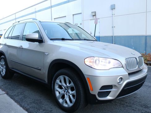 Used 2013 BMW X5 xDrive35i w/ Convenience Pkg image 4