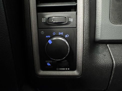 Used 2016 RAM 2500 Tradesman w/ Chrome Appearance Group image 36