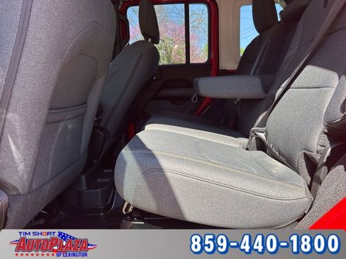 Used 2025 Jeep Wrangler Unlimited Sahara AWD/4WD image 35