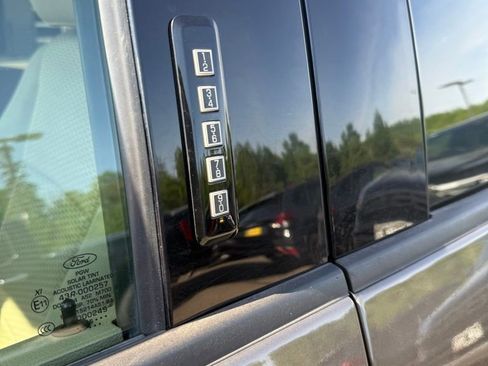 Used 2017 Ford F150 XLT w/ Equipment Group 302A Luxury AWD/4WD image 30