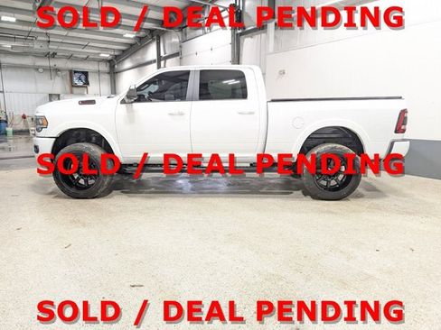 Used 2019 RAM 2500 Laramie w/ Night Edition image 6