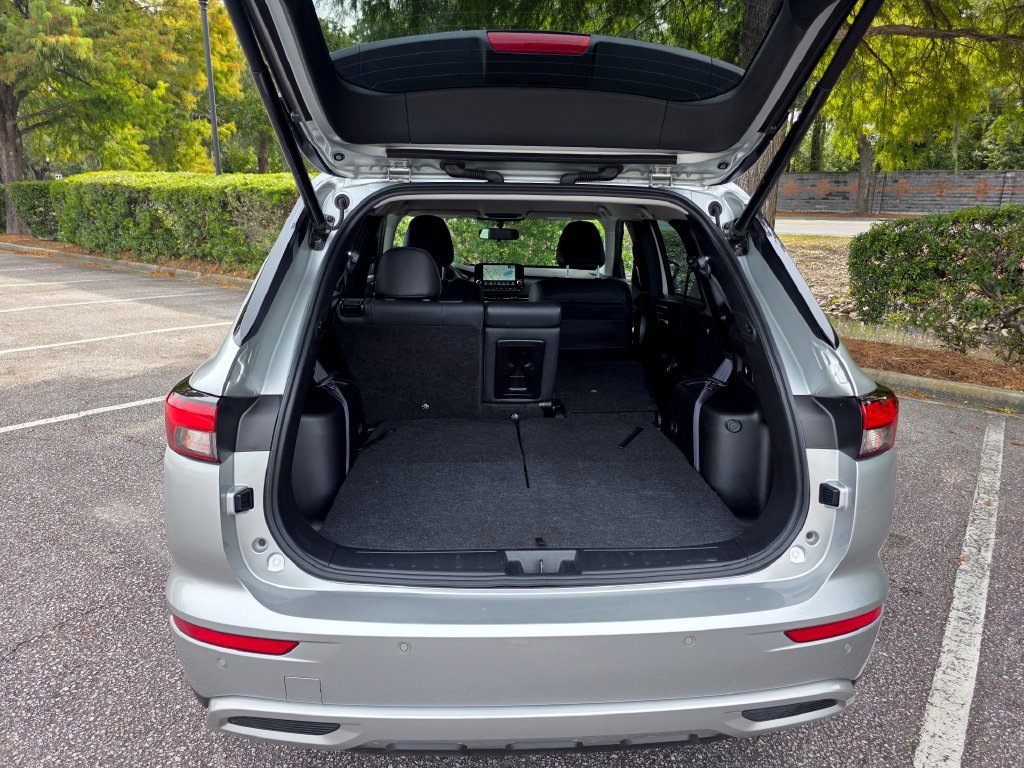 Used 2023 Mitsubishi Outlander SE FWD image 33