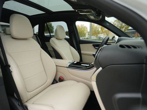 New 2026 Mercedes-Benz GLC 300 4MATIC image 35