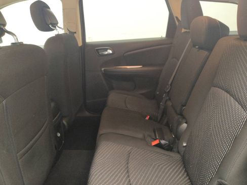 Used 2020 Dodge Journey SE FWD image 18