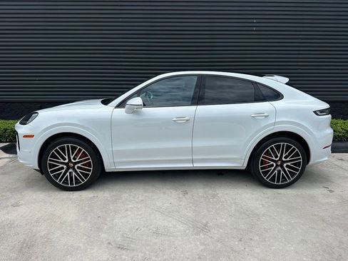 Certified 2026 Porsche Cayenne S AWD/4WD image 2