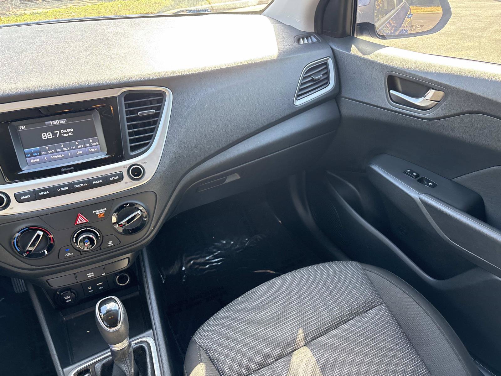 Used 2022 Hyundai Accent SE FWD image 27