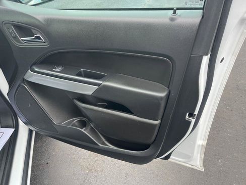 Used 2022 Chevrolet Colorado LT w/ Fleet Safety Package image 25