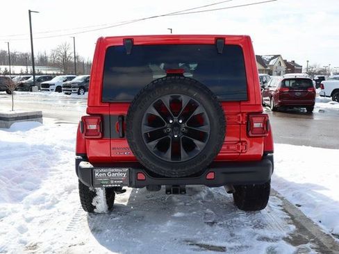 Used 2025 Jeep Wrangler Unlimited Sahara image 33