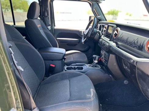 Used 2023 Jeep Gladiator Mojave w/ Trailer Tow Package AWD/4WD image 10