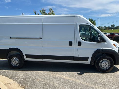 New 2025 RAM ProMaster 3500 w/ Premium Convenience Group image 7