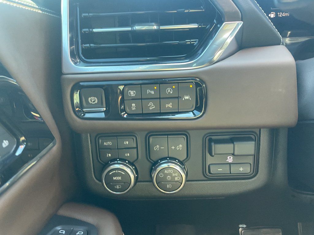 Used 2026 GMC Yukon XL Denali Ultimate AWD/4WD image 15