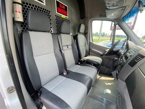 Used 2008 Dodge Sprinter 2500 image 19
