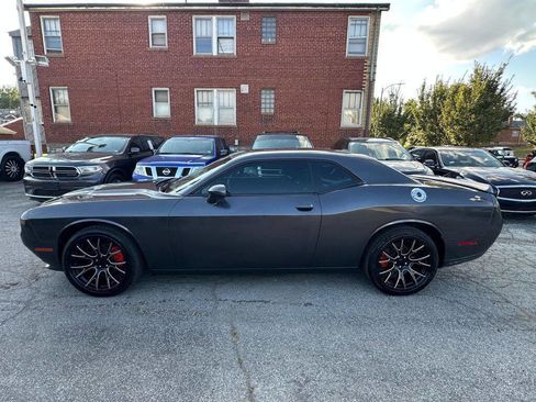 Used 2021 Dodge Challenger SXT w/ Driver Convenience Group image 5