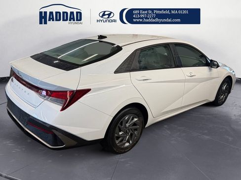 Certified 2024 Hyundai Elantra SEL FWD image 6