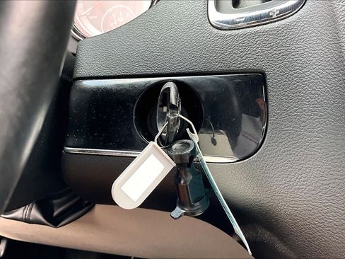 Used 2017 Dodge Grand Caravan SXT image 35