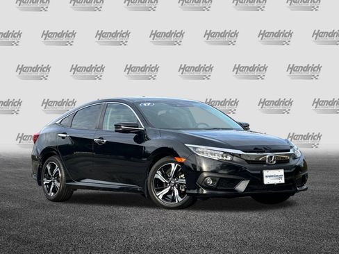 Used 2017 Honda Civic Touring image 2
