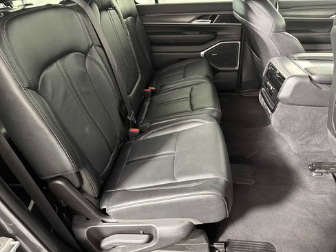 Used 2023 Jeep Wagoneer L Series II AWD/4WD image 14