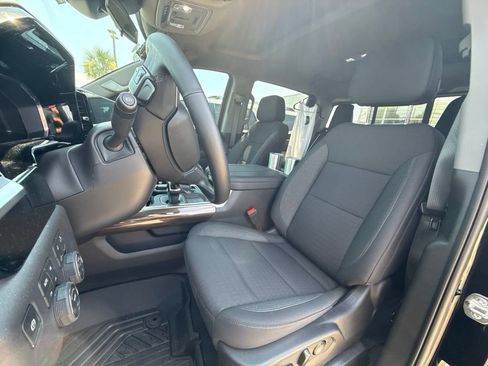 Used 2026 Chevrolet Silverado 1500 LT Trail Boss w/ Safety Package AWD/4WD image 2