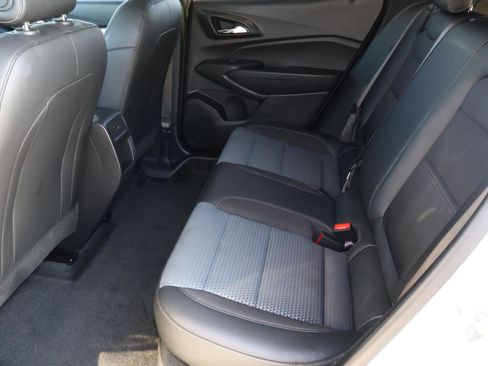 Used 2025 Chevrolet Trax LT w/ LT Convenience Package image 18