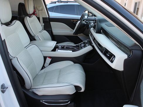 Used 2020 Lincoln Aviator Black Label Grand Touring w/ Class IV Trailer Tow Package AWD/4WD image 57
