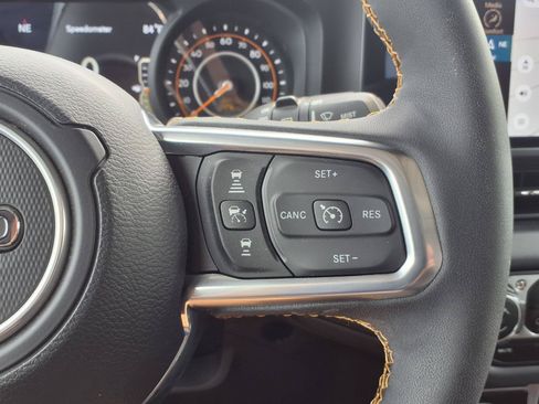 Used 2024 Jeep Wrangler Unlimited Sahara w/ Technology Group AWD/4WD image 17