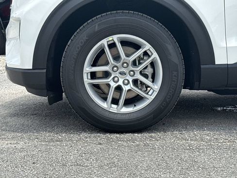 New 2026 Ford Explorer Active RWD image 9