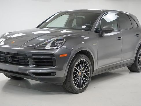 Certified 2023 Porsche Cayenne image 1