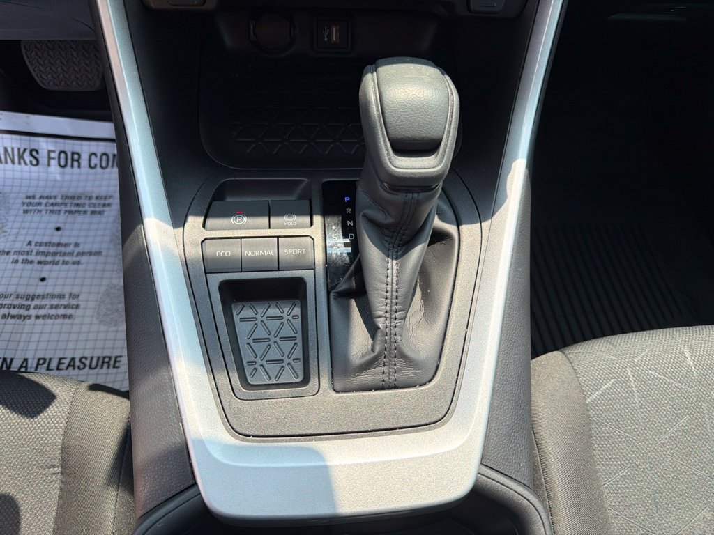 Used 2025 Toyota RAV4 XLE w/ Convenience Package FWD image 22