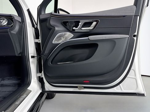 New 2026 Mercedes-Benz EQS 550 4MATIC SUV image 23